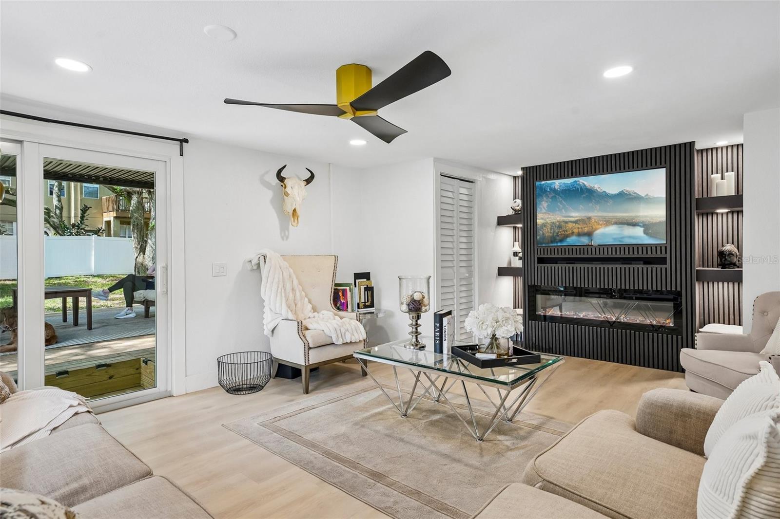 2934 W ELLIS DR, TAMPA, FL — photo 8