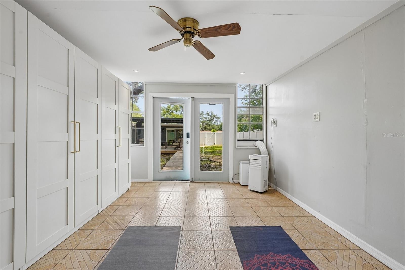 2934 W ELLIS DR, TAMPA, FL — photo 38