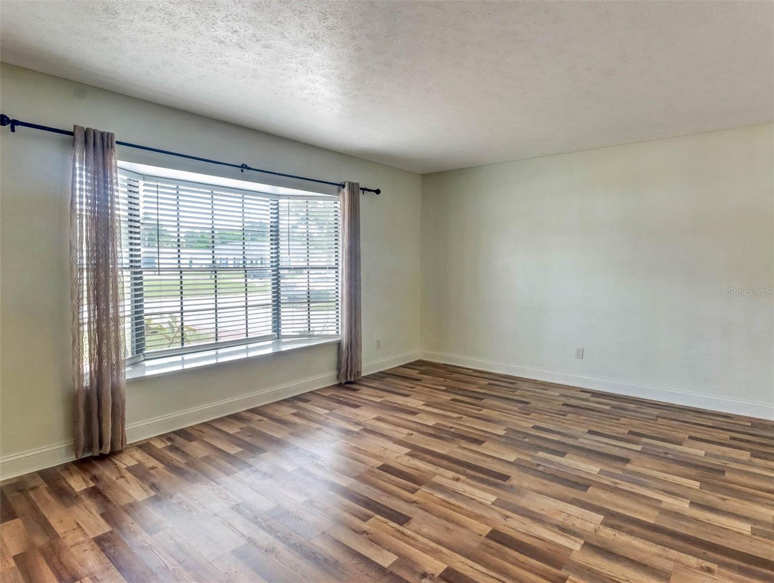 13346 MORAN DR, TAMPA, FL — photo 4