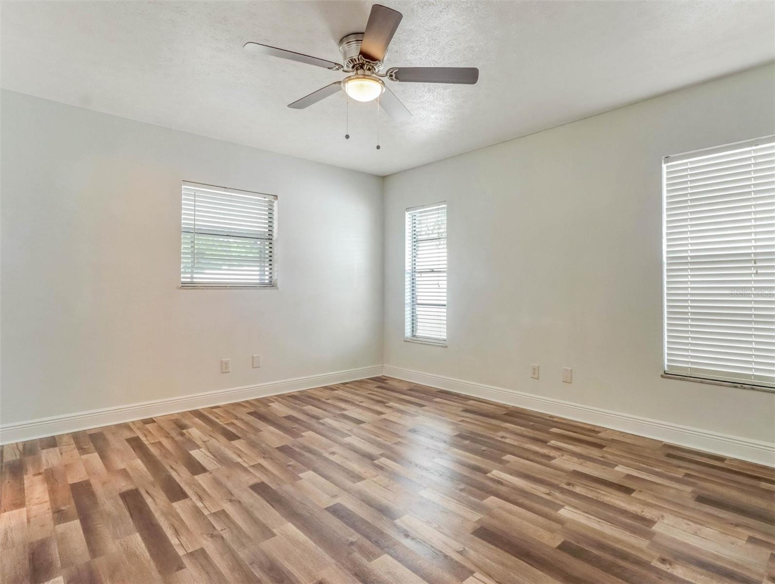 13346 MORAN DR, TAMPA, FL — photo 15