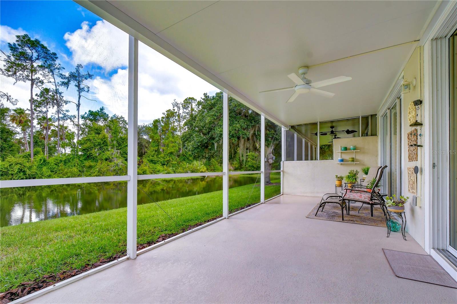 3332 CHAPEL CREEK CIR, WESLEY CHAPEL, FL — photo 3