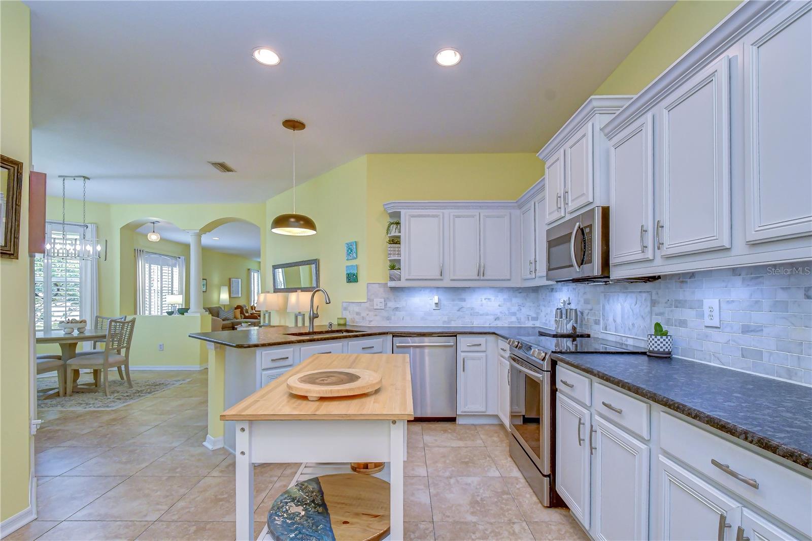 3332 CHAPEL CREEK CIR, WESLEY CHAPEL, FL — photo 17