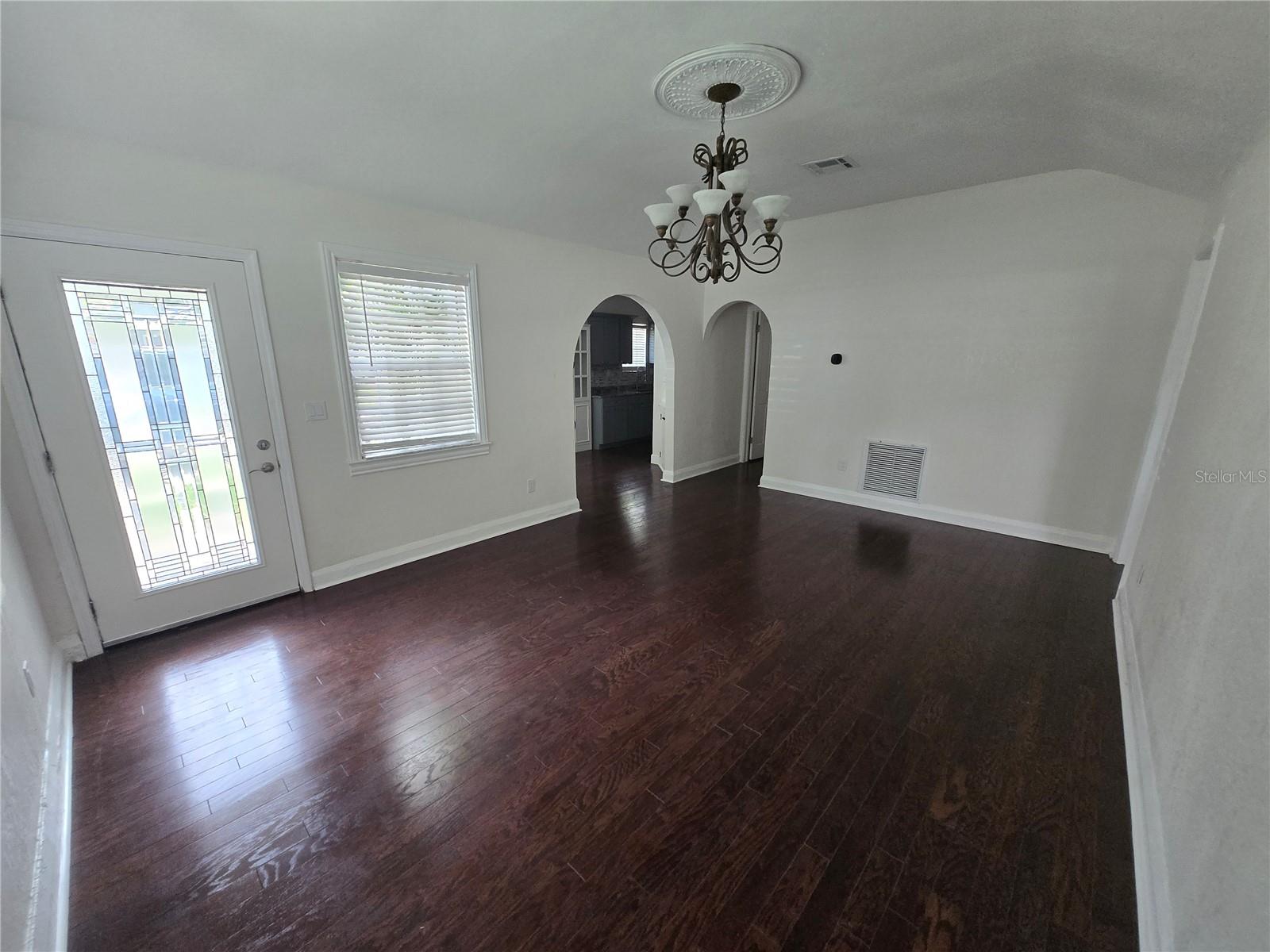 300 E IDLEWILD AVE, TAMPA, FL — photo 9