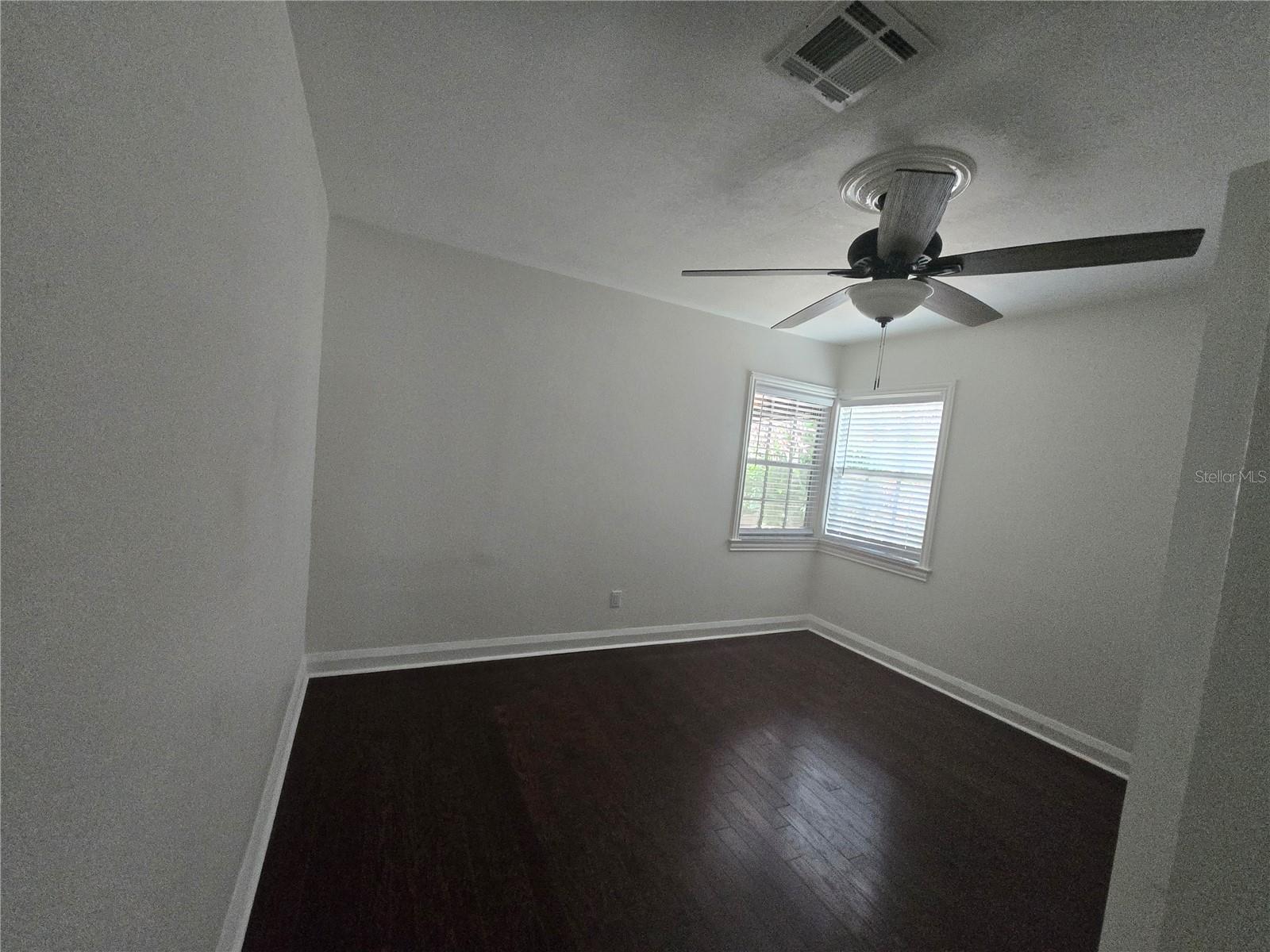 300 E IDLEWILD AVE, TAMPA, FL — photo 12