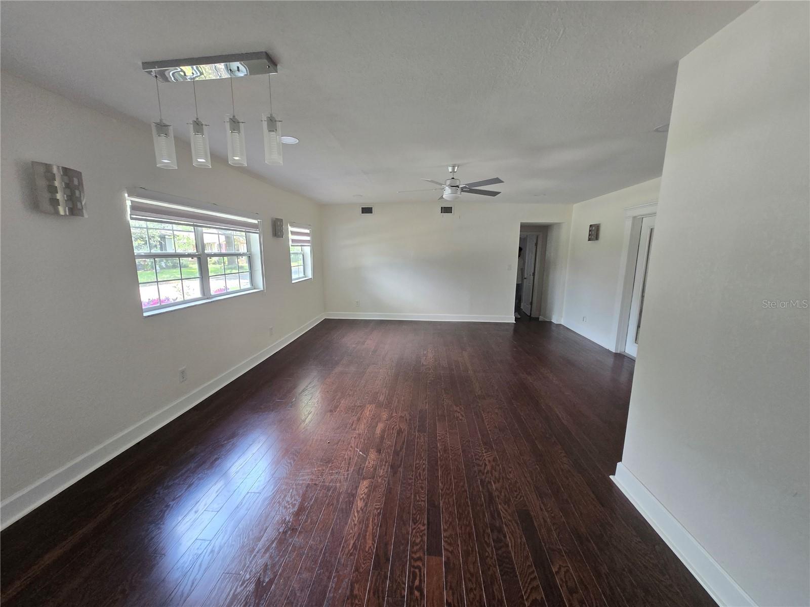 300 E IDLEWILD AVE, TAMPA, FL — photo 19