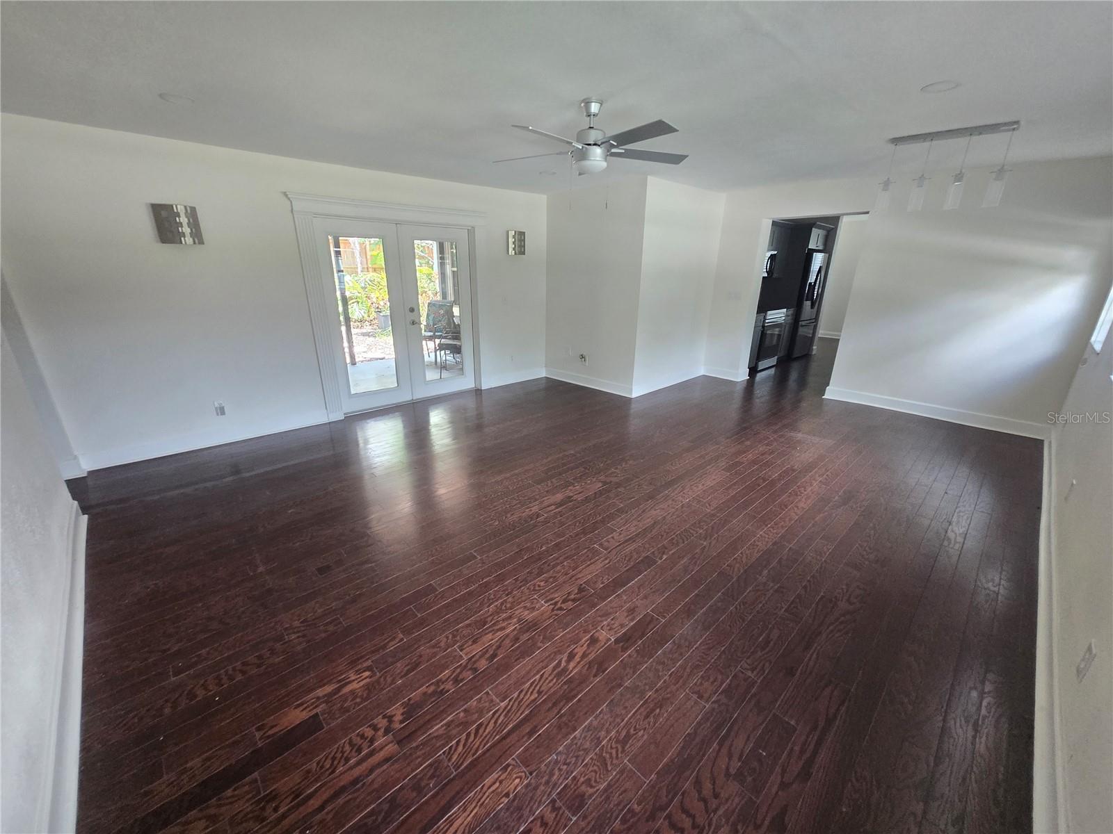 300 E IDLEWILD AVE, TAMPA, FL — photo 20