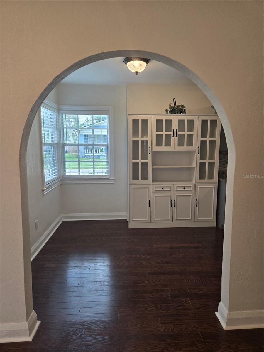 300 E IDLEWILD AVE, TAMPA, FL — photo 18