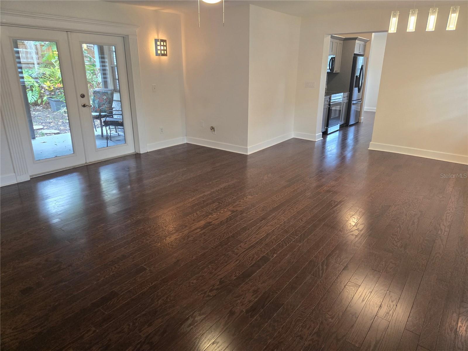 300 E IDLEWILD AVE, TAMPA, FL — photo 26