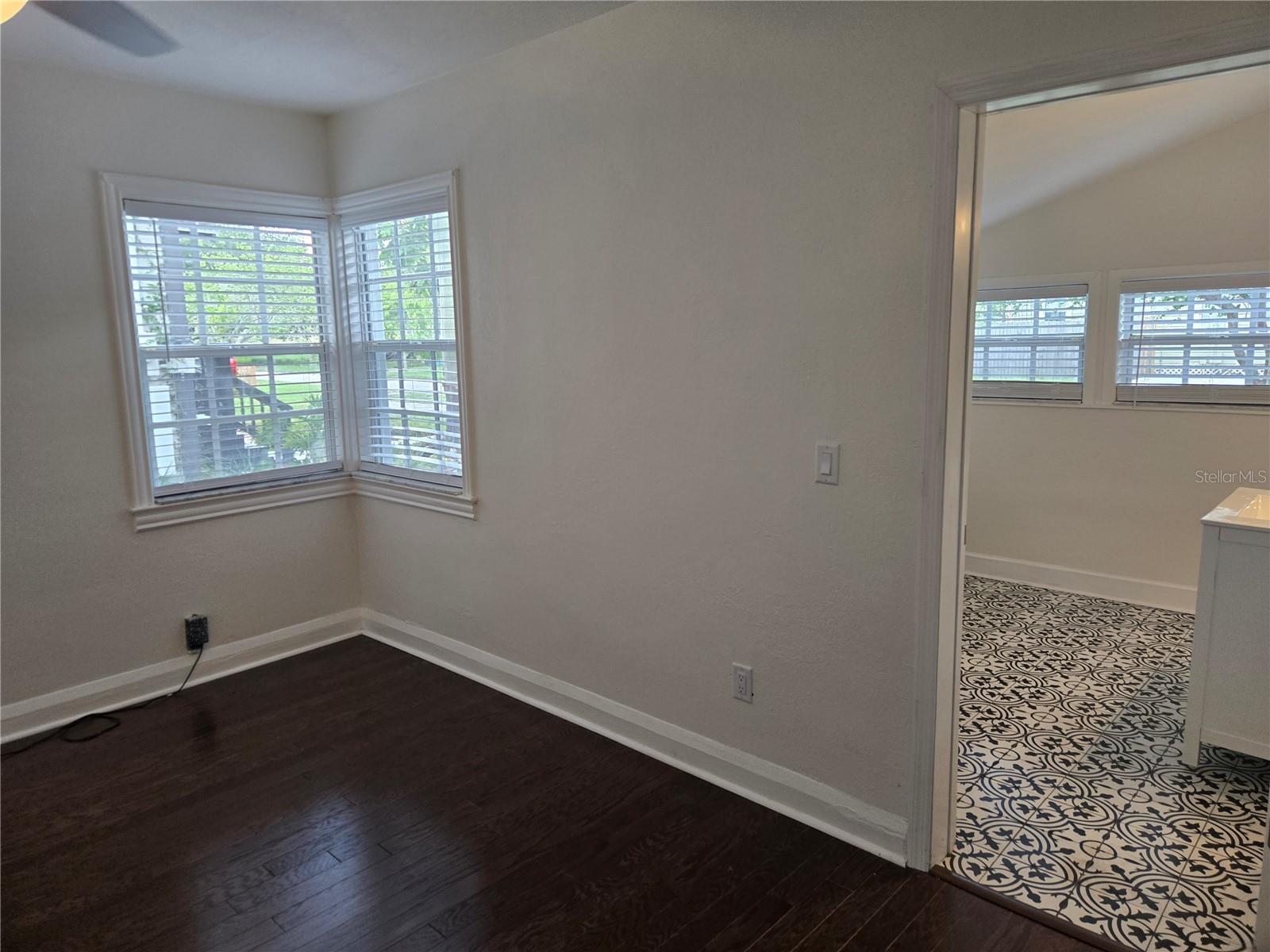300 E IDLEWILD AVE, TAMPA, FL — photo 33