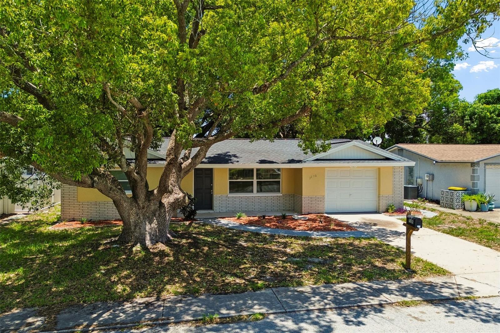 7105 OAKSHIRE DR, PORT RICHEY, FL — photo 49