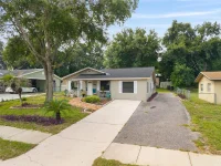 1015 W MONTROSE ST — photo 1