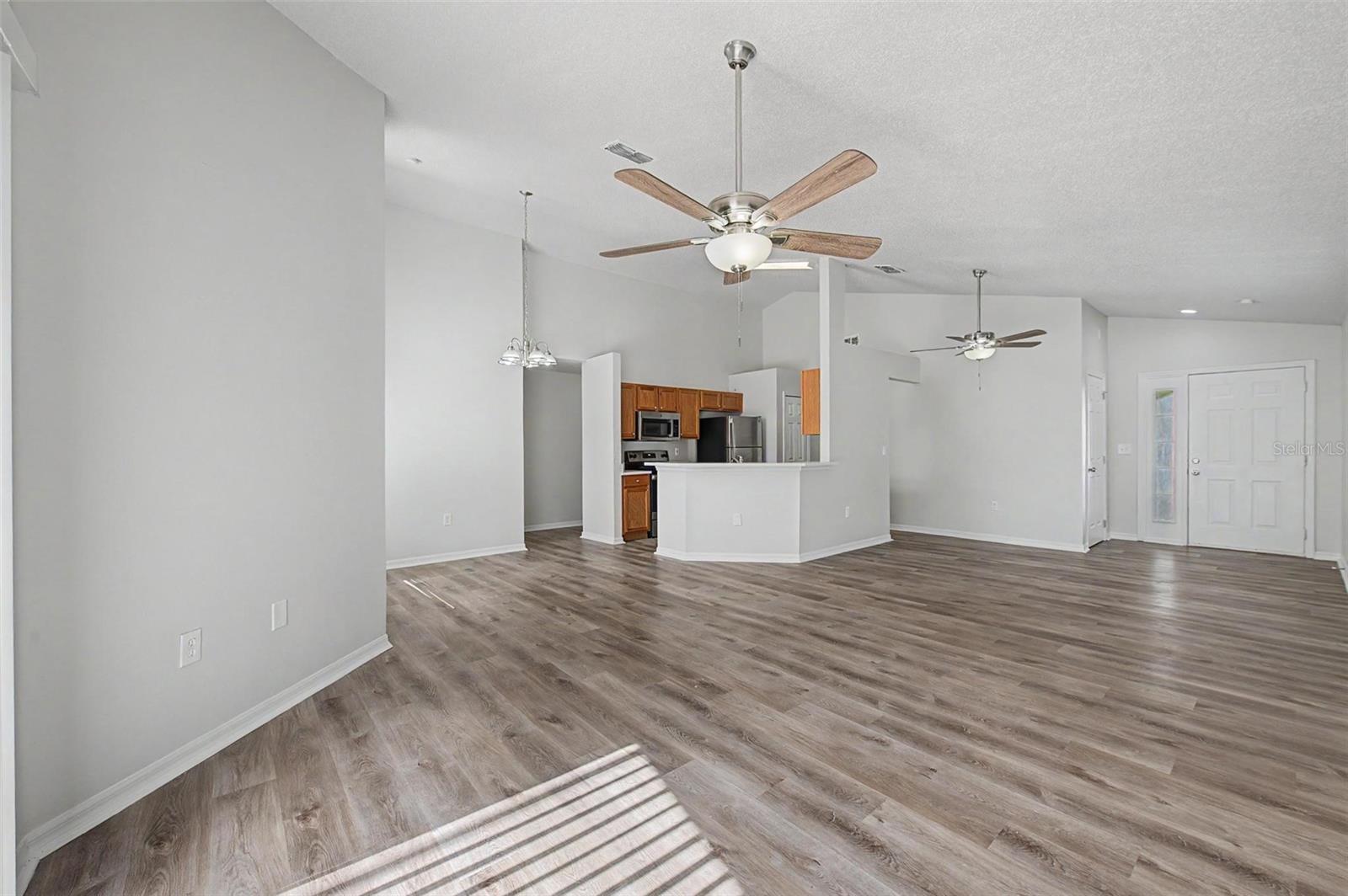 421 HOLBORN LOOP, DAVENPORT, FL — photo 8