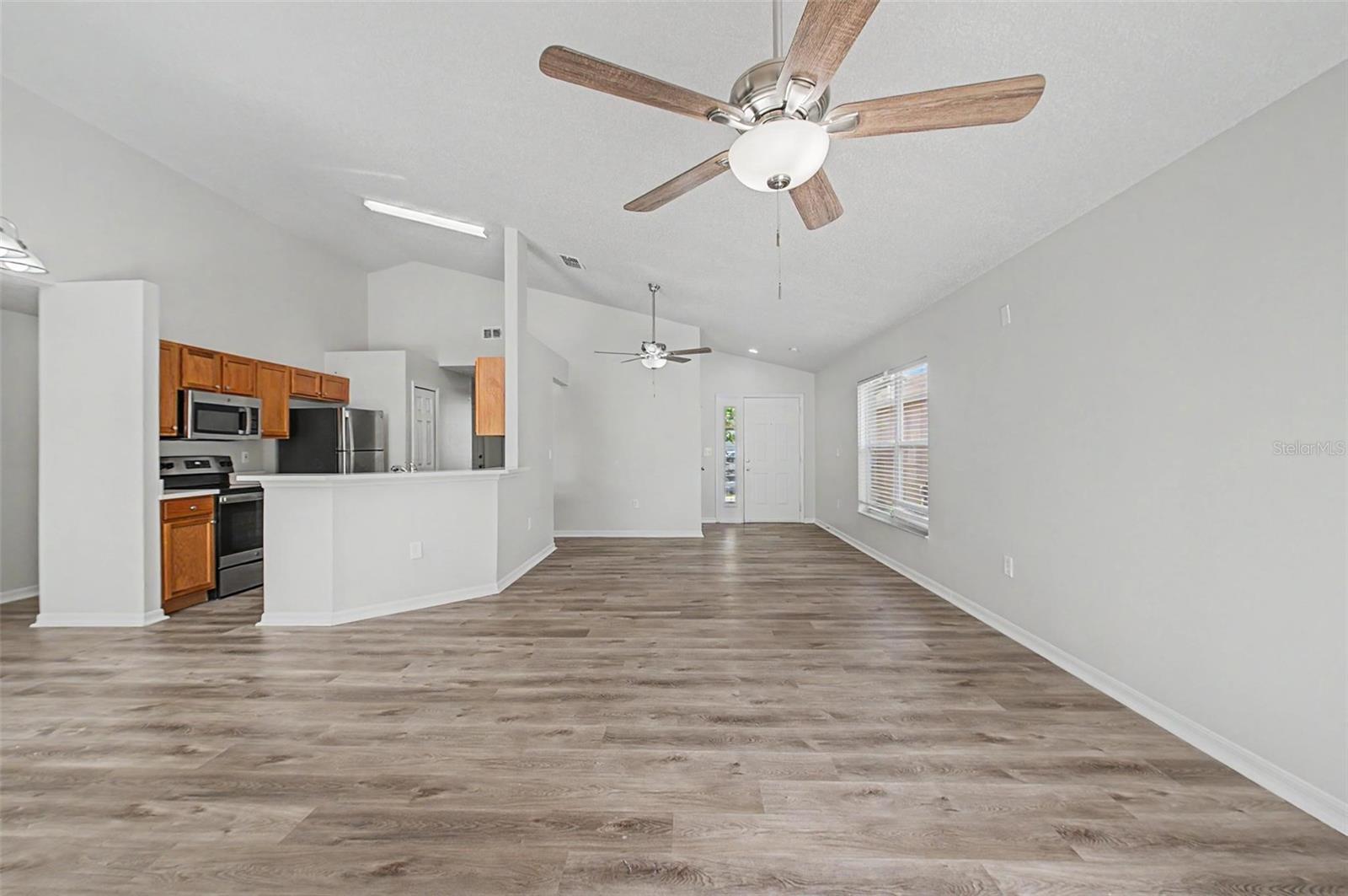 421 HOLBORN LOOP, DAVENPORT, FL — photo 9