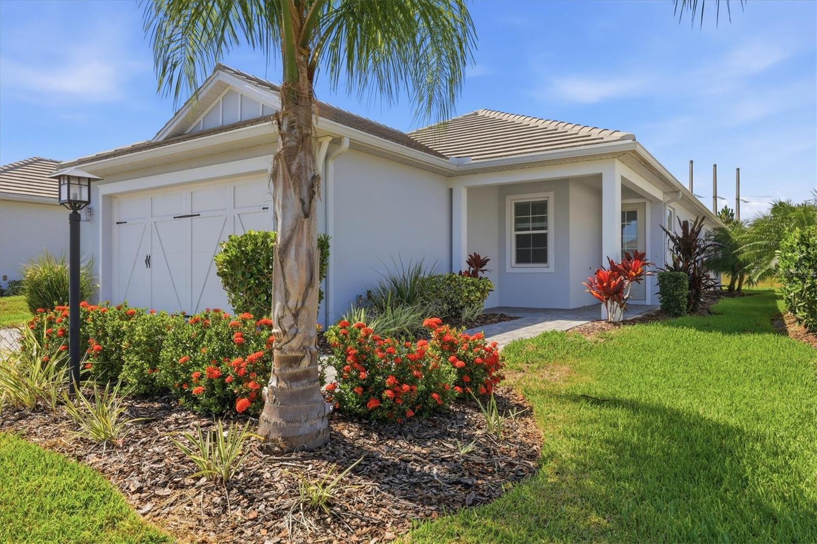 8113 STERNWAY RD, SARASOTA, FL — photo 2
