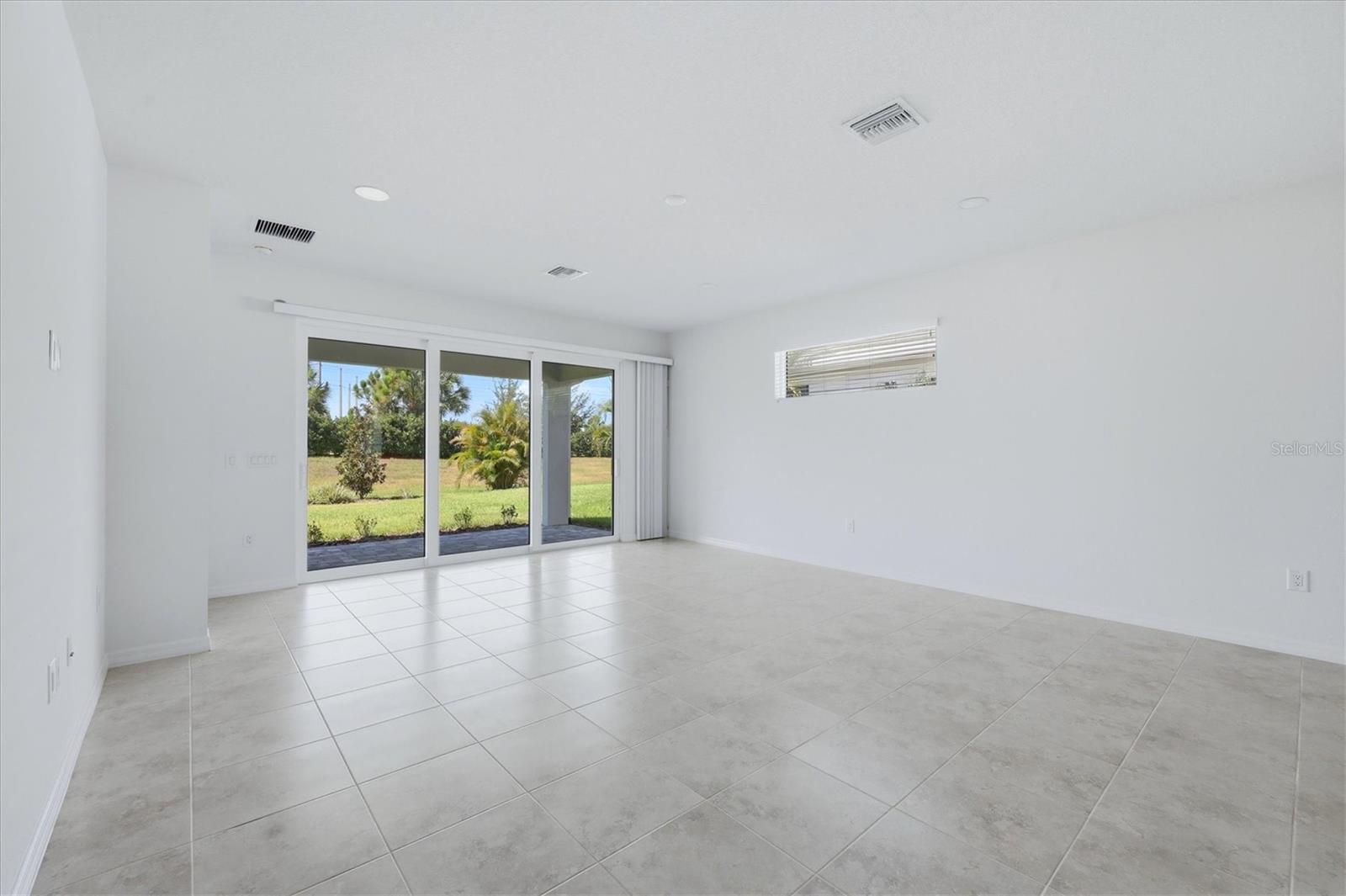 8113 STERNWAY RD, SARASOTA, FL — photo 4