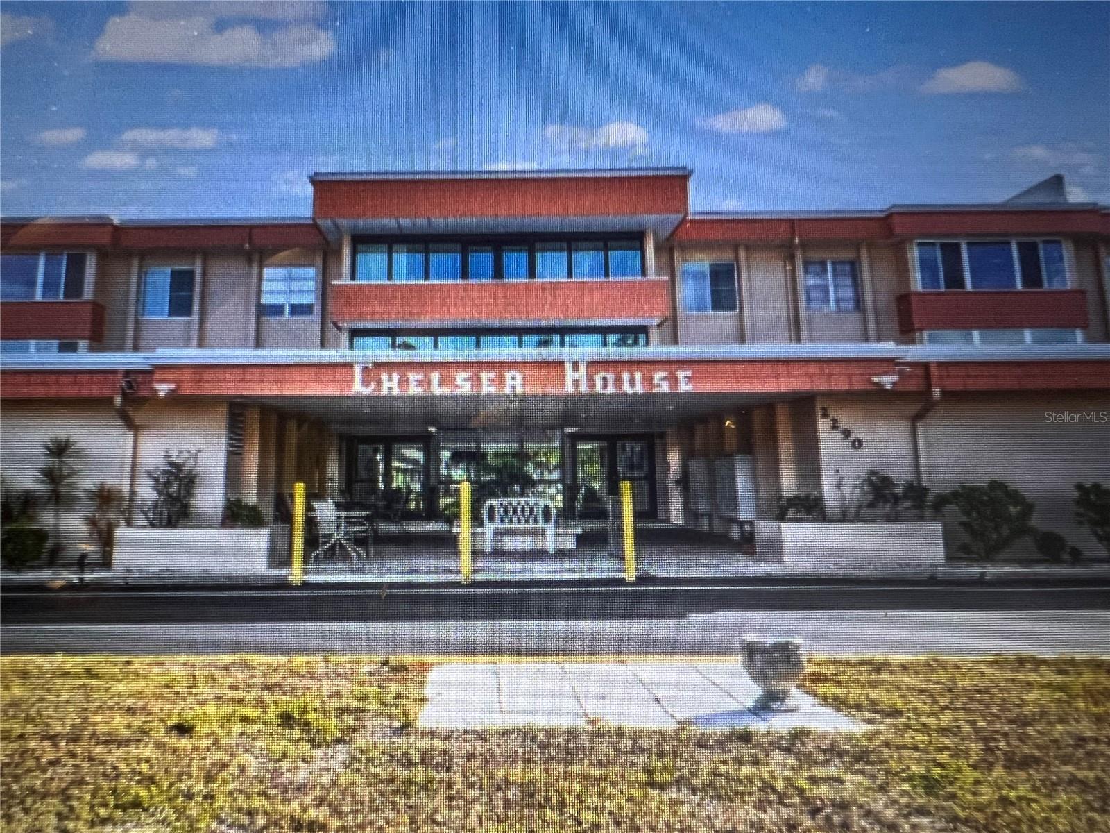 2290 AARON ST #207, PORT CHARLOTTE, FL