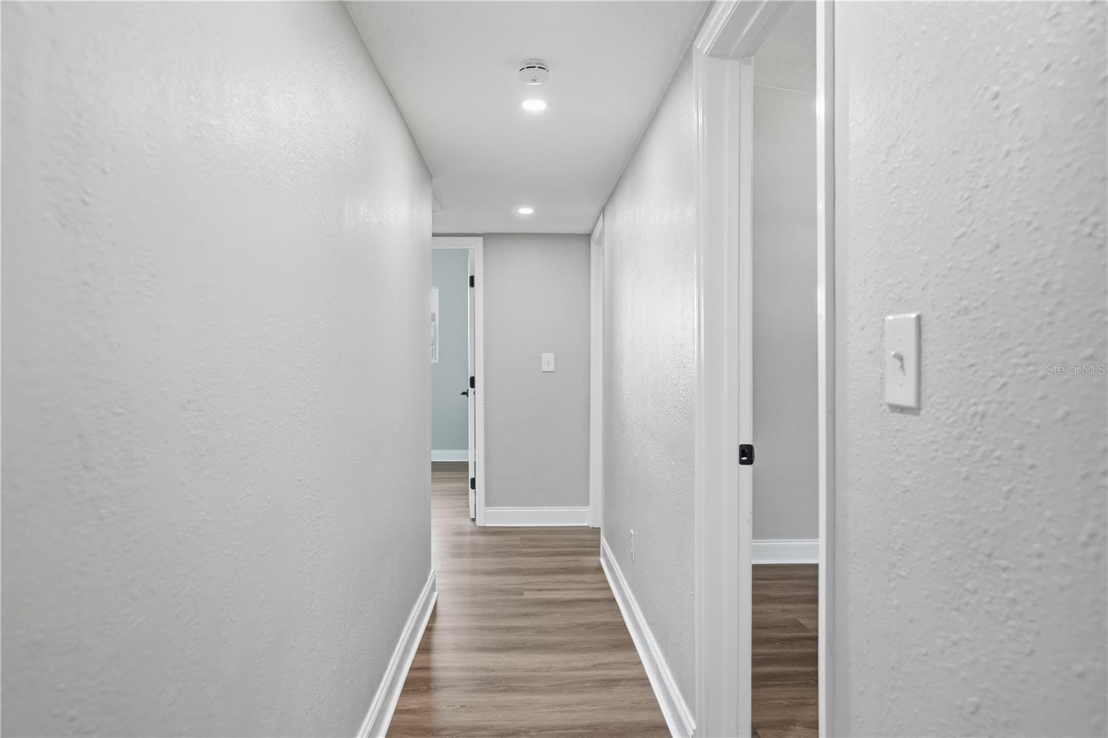 707 ABERDEEN CIR, TAMPA, FL — photo 12