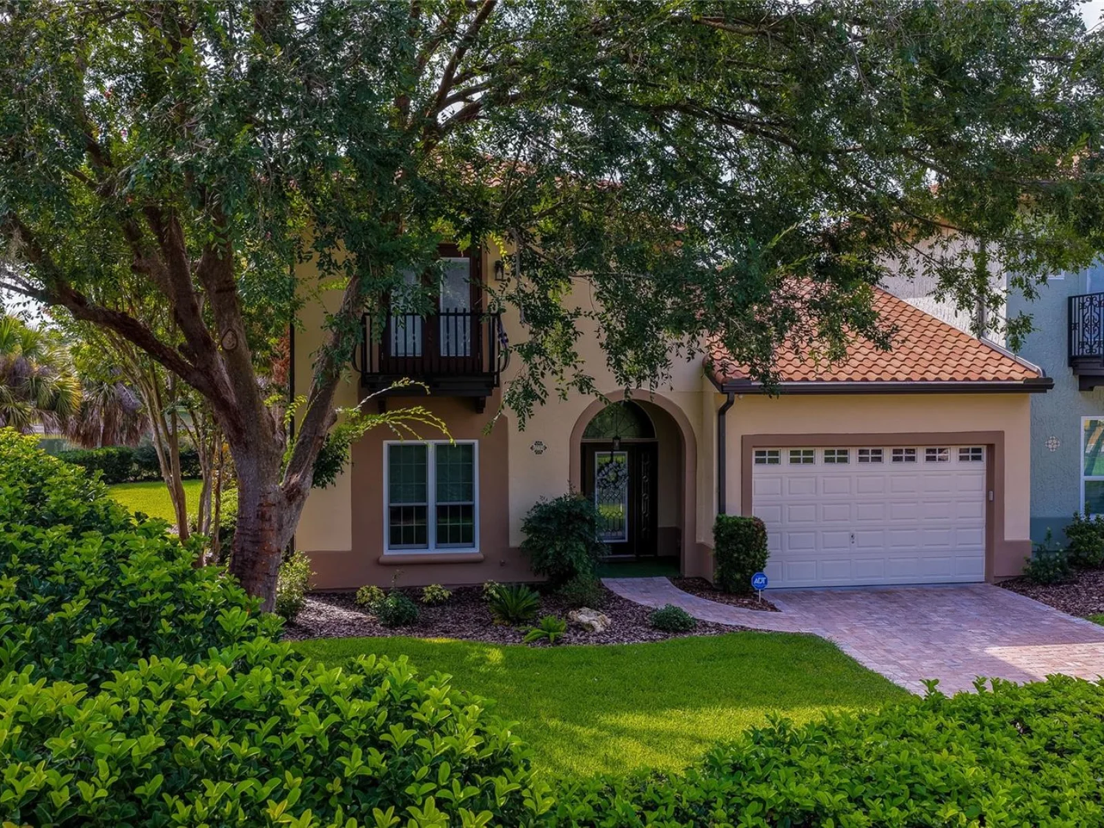 1259 AVENIDA DE LAS CASAS, LADY LAKE, FL — photo 4
