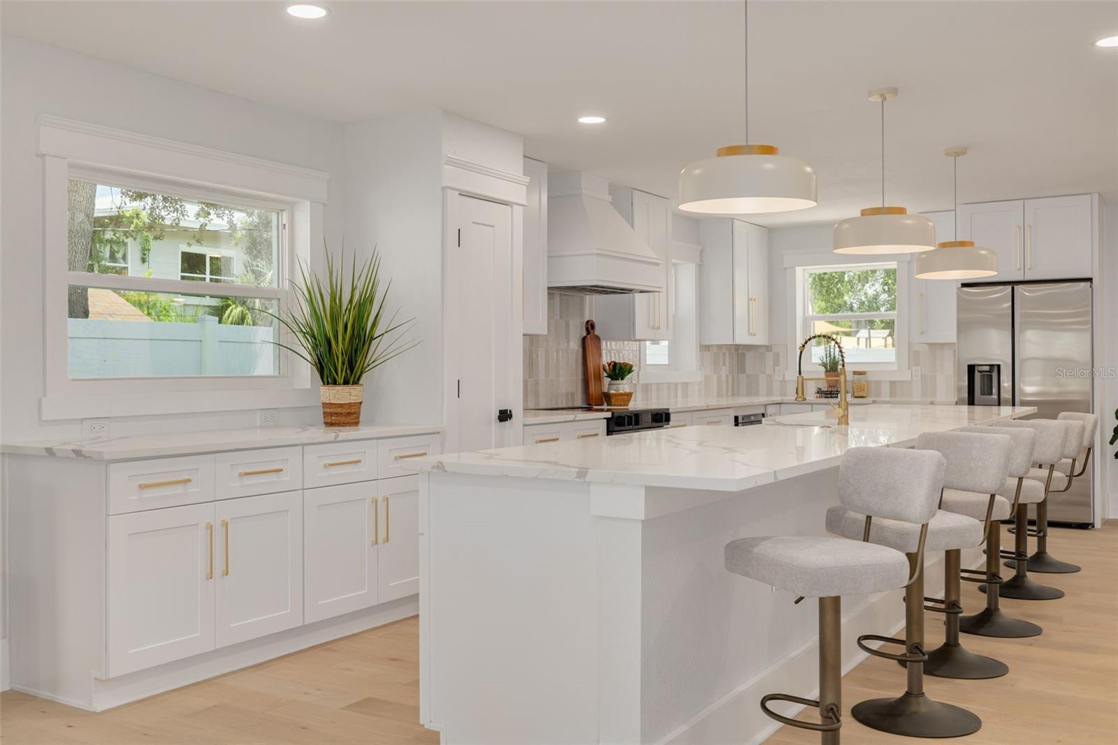 2528 4TH AVE S, ST PETERSBURG, FL — photo 2