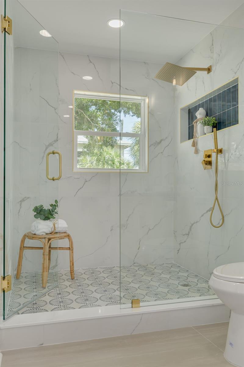 2528 4TH AVE S, ST PETERSBURG, FL — photo 21