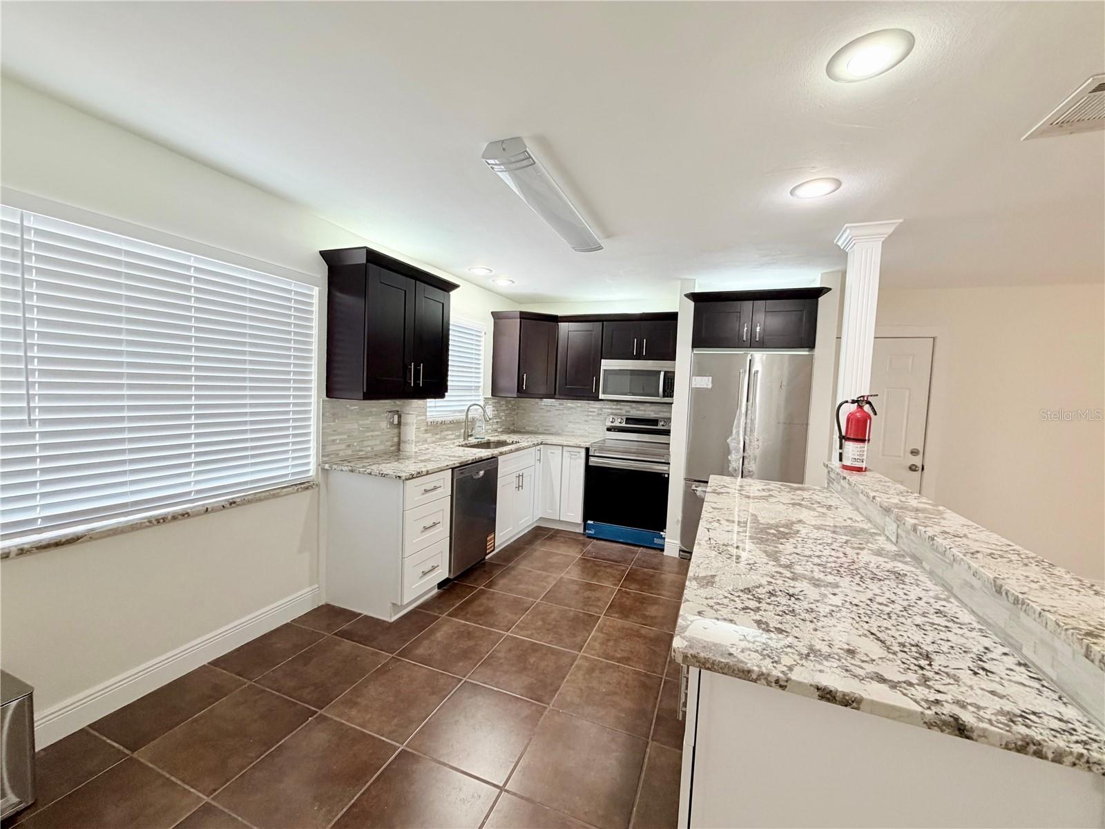 1827 OKLAHOMA AVE NE, ST PETERSBURG, FL — photo 5
