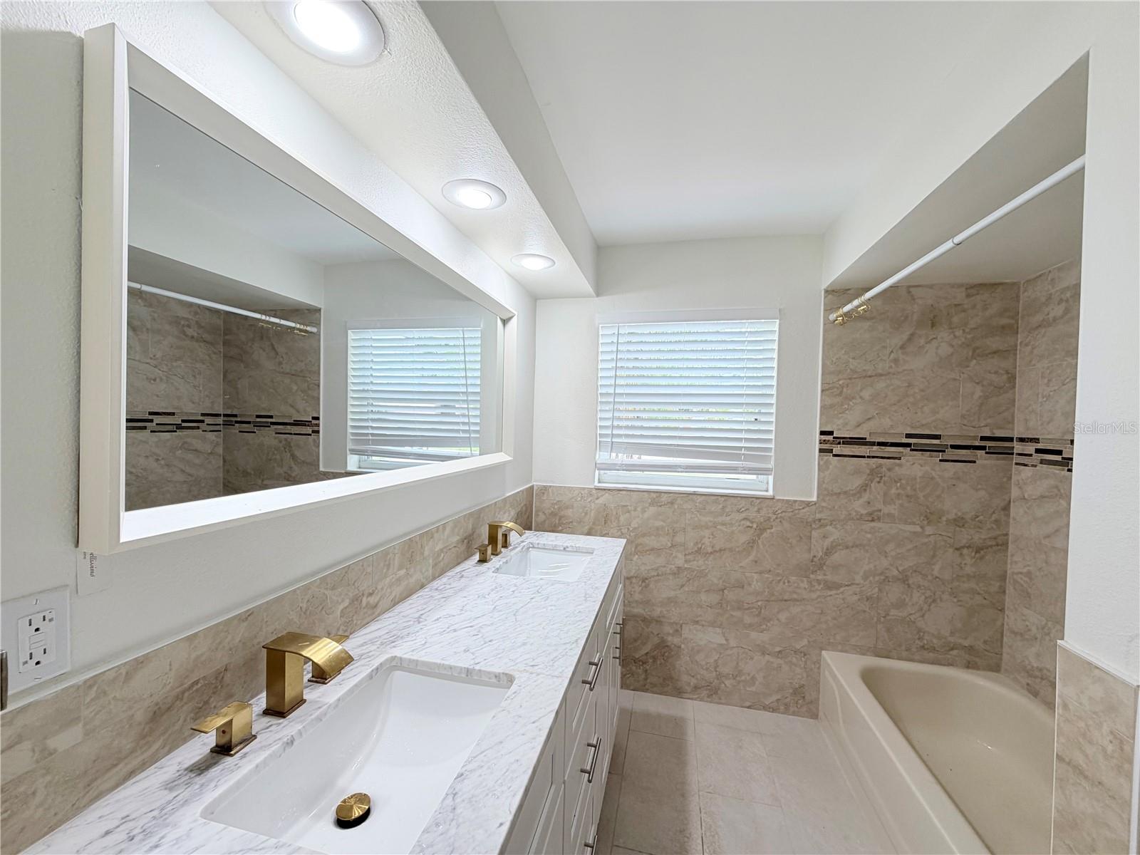 1827 OKLAHOMA AVE NE, ST PETERSBURG, FL — photo 12