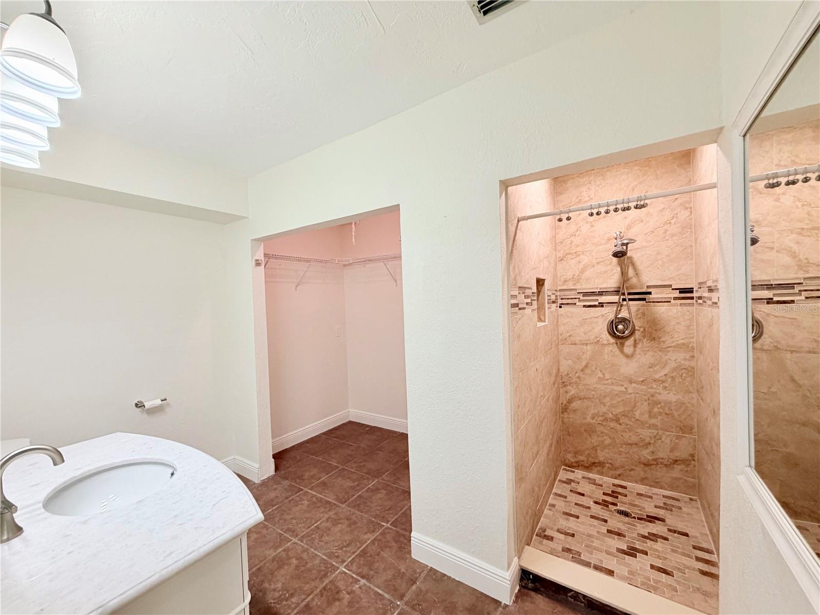 1827 OKLAHOMA AVE NE, ST PETERSBURG, FL — photo 17