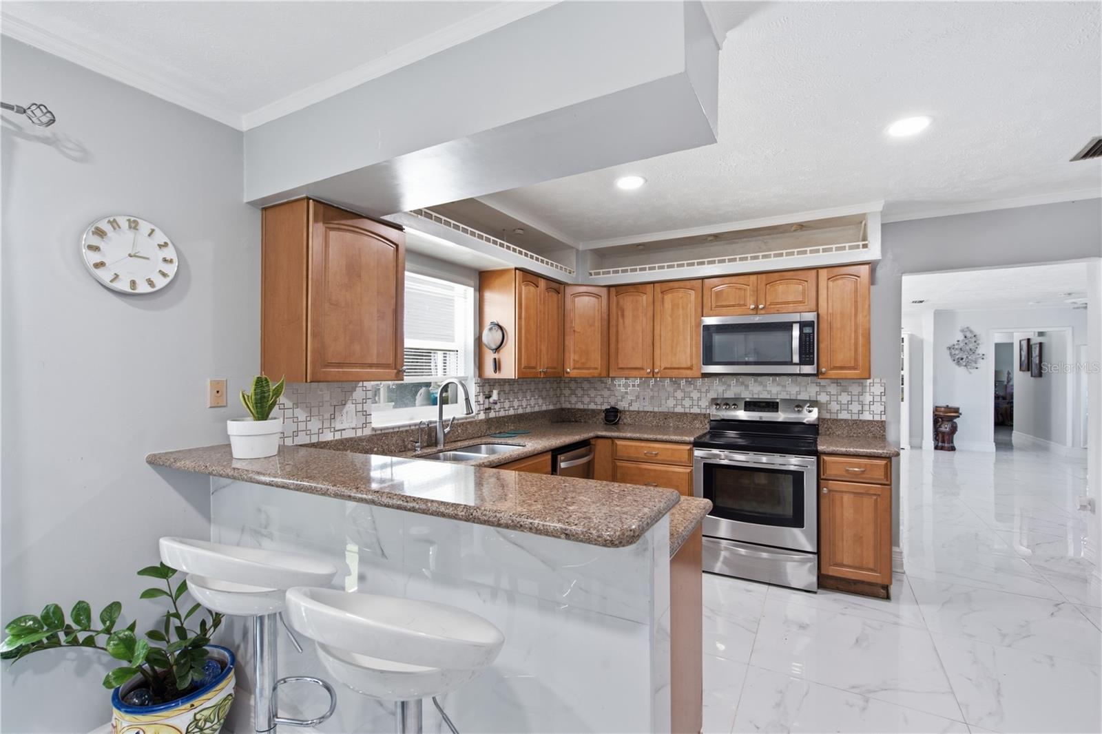 1124 KING ARTHUR CT, VALRICO, FL — photo 10