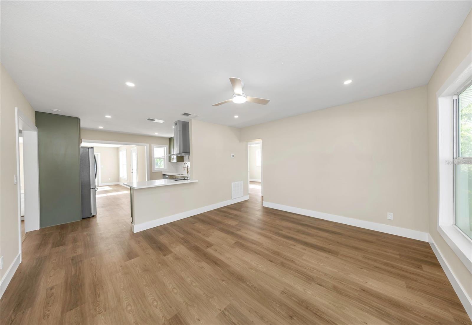 8017 31ST AVE N, ST PETERSBURG, FL — photo 14
