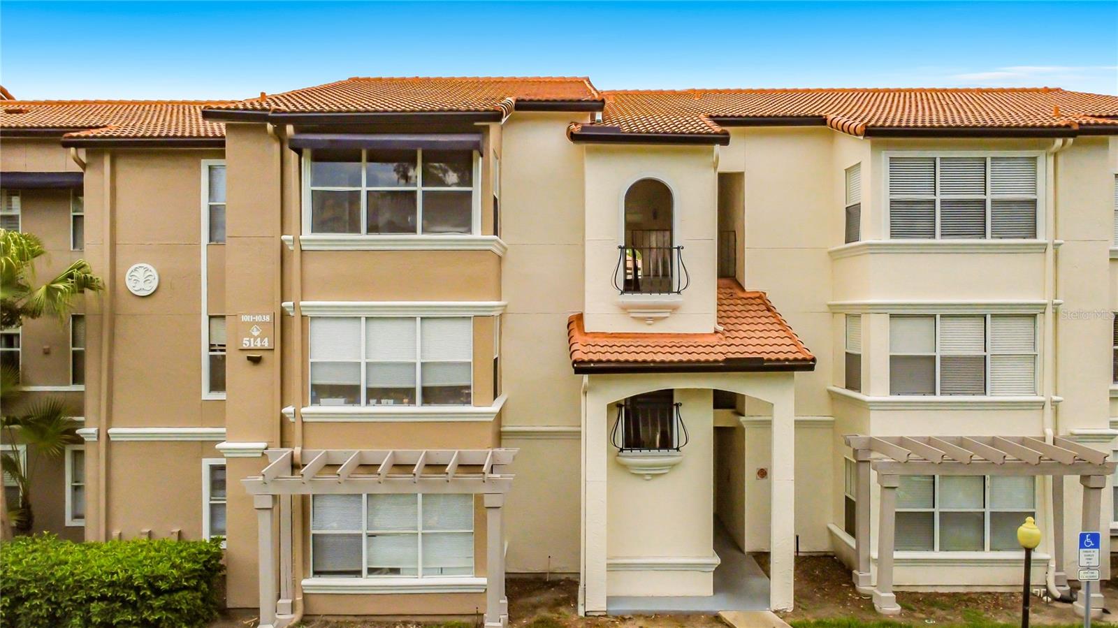5144 CONROY RD #13, ORLANDO, FL
