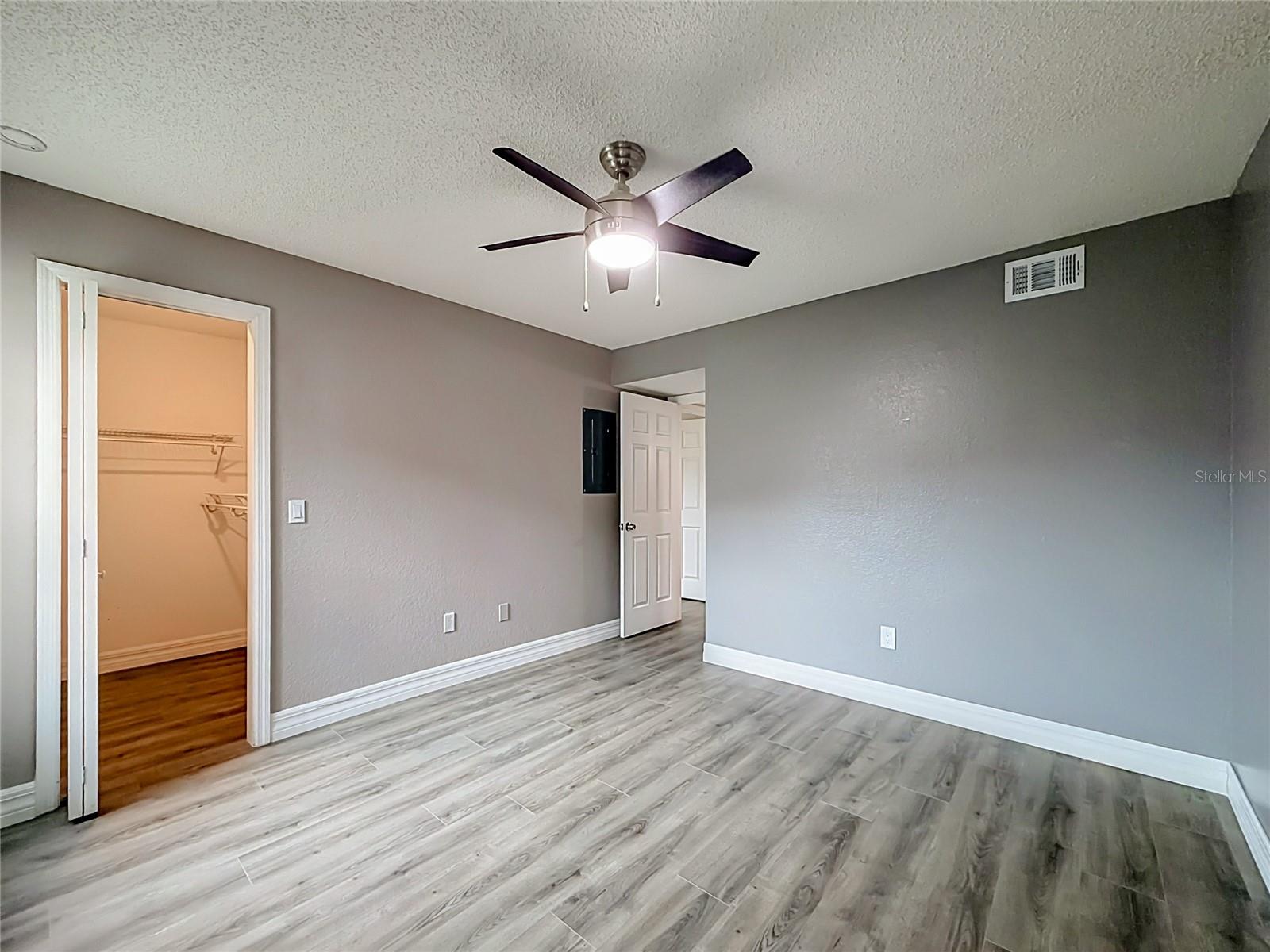 5144 CONROY RD #13, ORLANDO, FL — photo 27