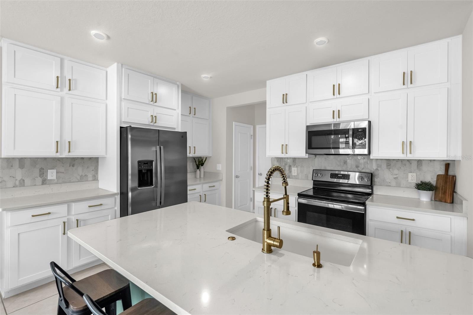 35179 BRIENNE ST, ZEPHYRHILLS, FL — photo 12