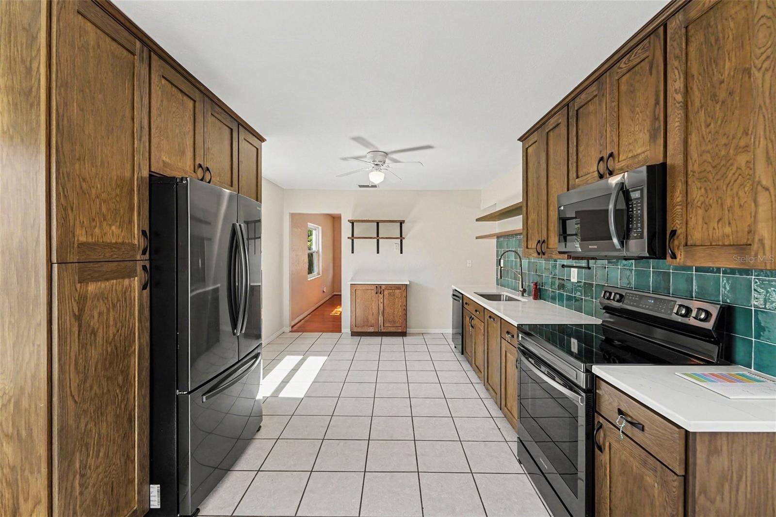 2343 36TH AVE N, ST PETERSBURG, FL — photo 2