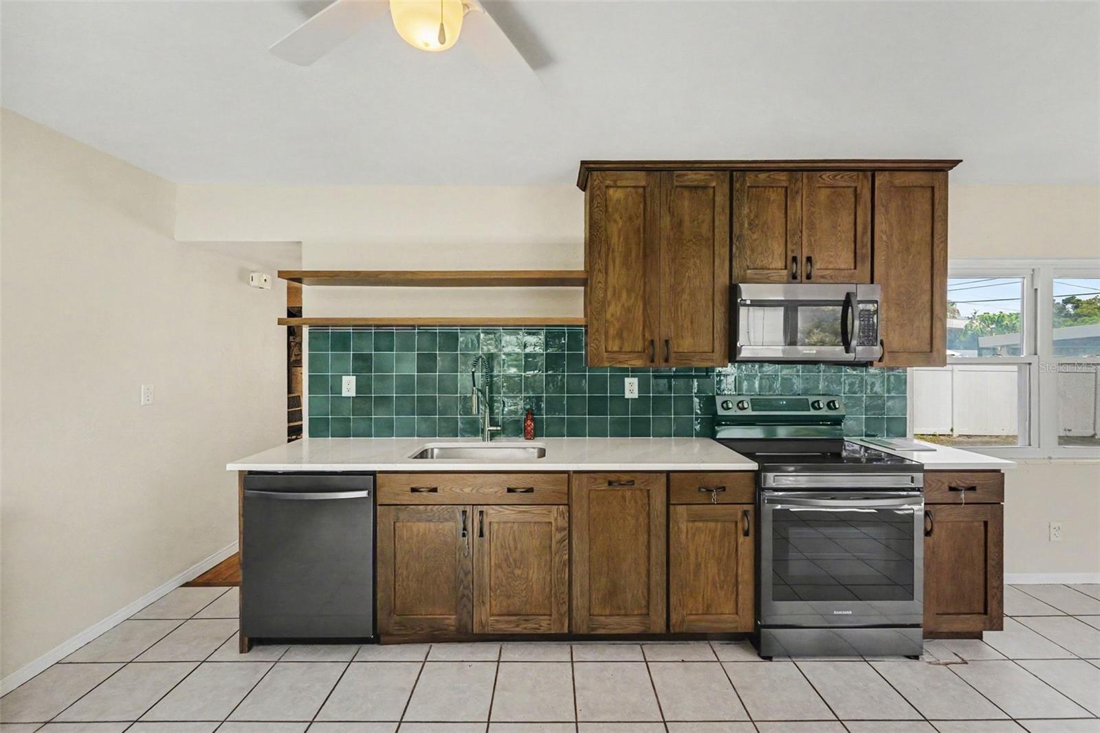 2343 36TH AVE N, ST PETERSBURG, FL — photo 3