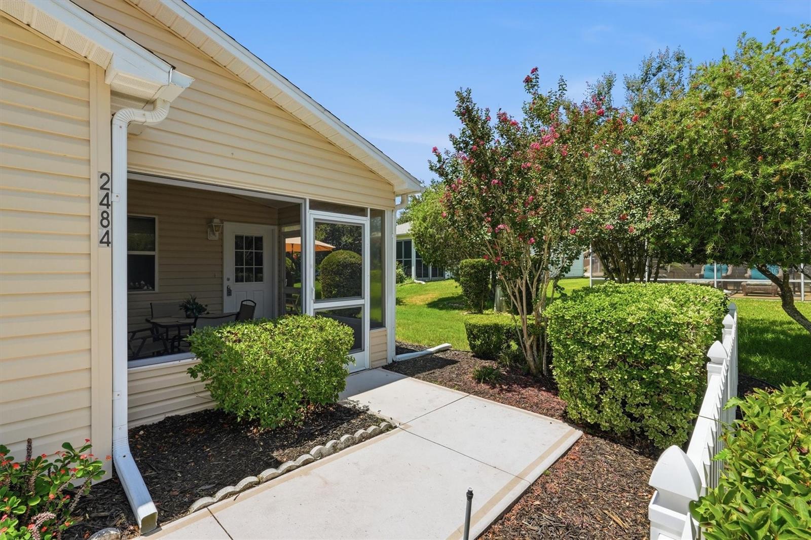 2484 KINGSTREE PL, THE VILLAGES, FL — photo 9