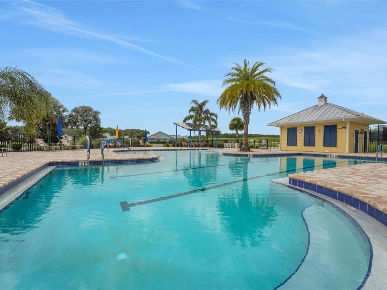 1038 FIESTA KEY CIR, LADY LAKE, FL — photo 9