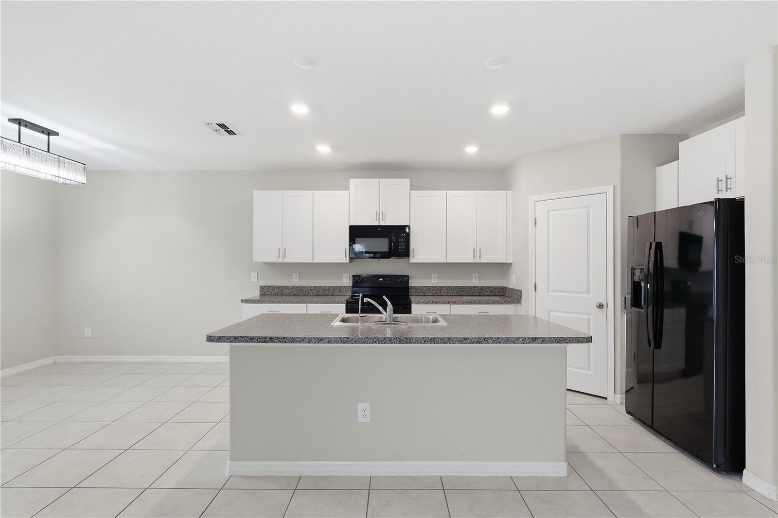 7023 SAMUEL IVY DR, TAMPA, FL — photo 8