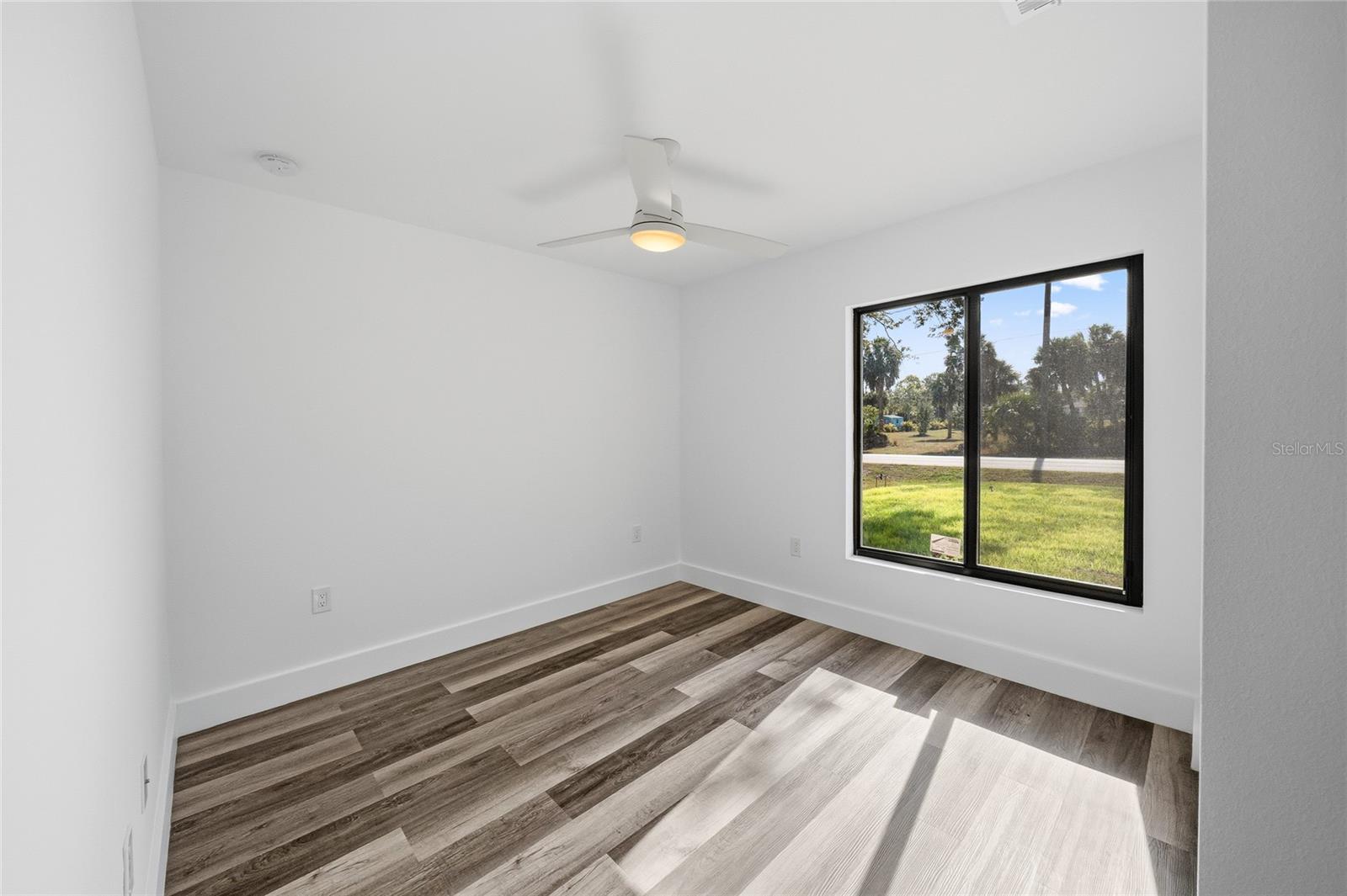 15468 CHAMBERLAIN BLVD, PORT CHARLOTTE, FL — photo 14