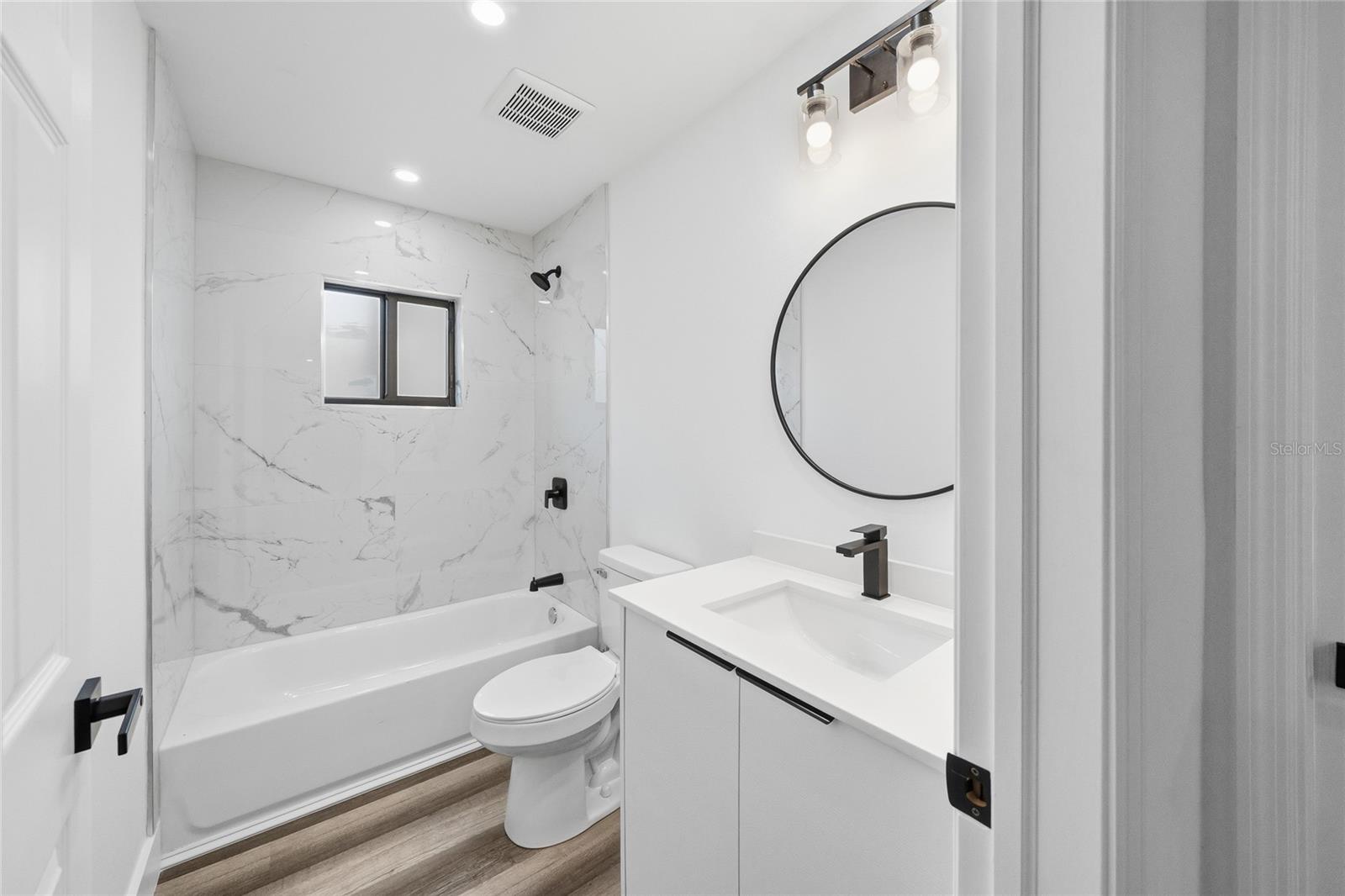 15468 CHAMBERLAIN BLVD, PORT CHARLOTTE, FL — photo 19