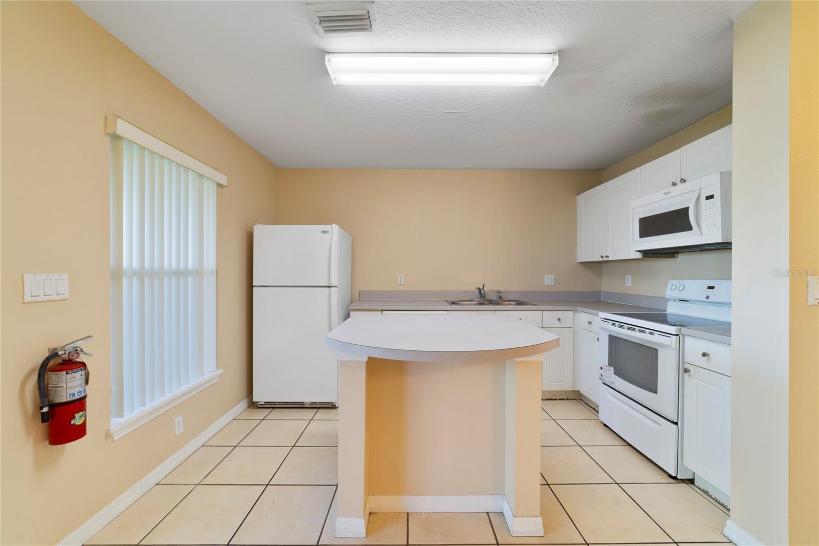 2764 CLUB CORTILE CIR, KISSIMMEE, FL — photo 6