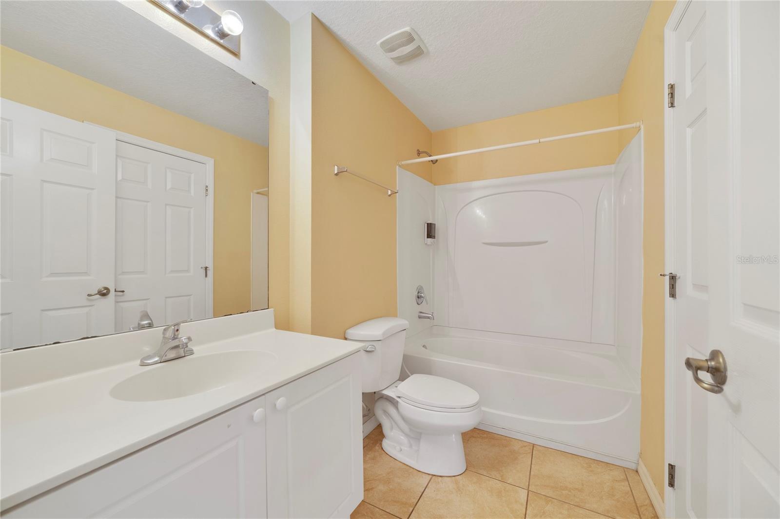 2764 CLUB CORTILE CIR, KISSIMMEE, FL — photo 16
