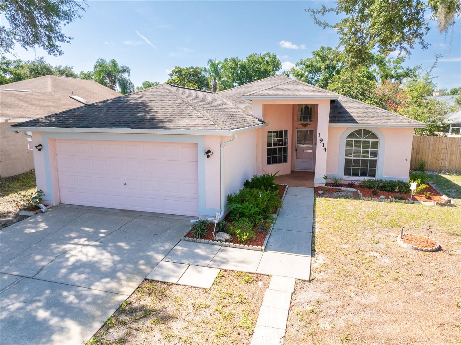 1914 WOODCUT DR, LUTZ, FL — photo 2
