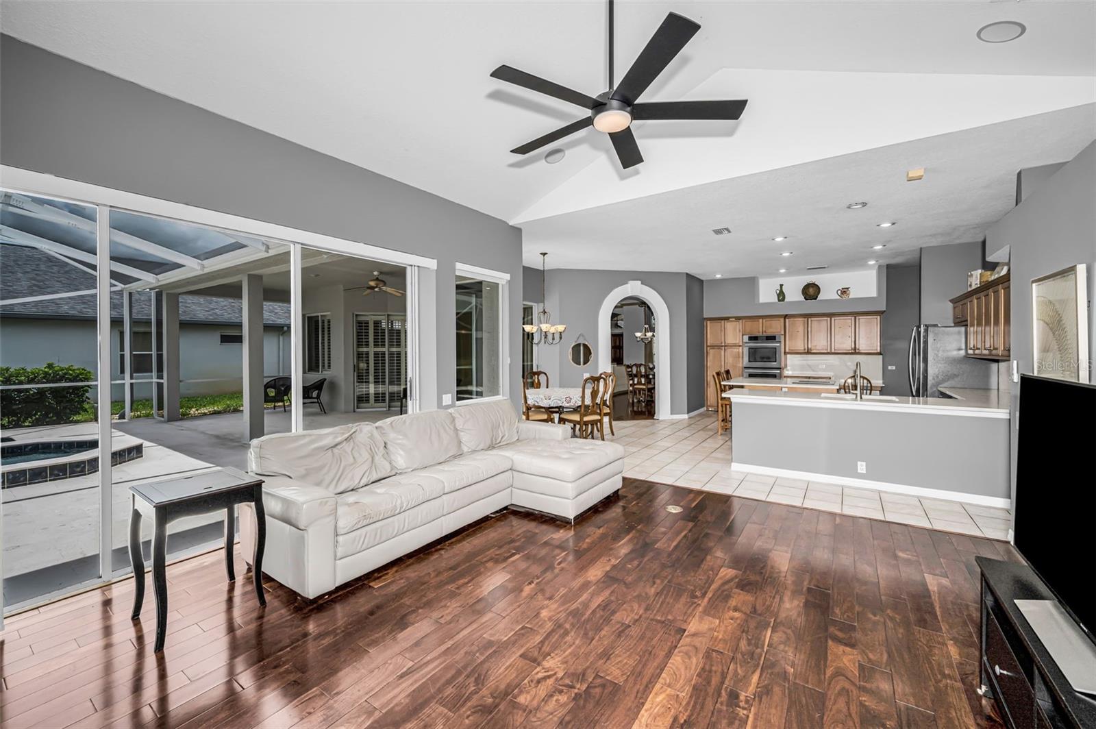 4084 LIGUSTRUM DR, PALM HARBOR, FL — photo 13