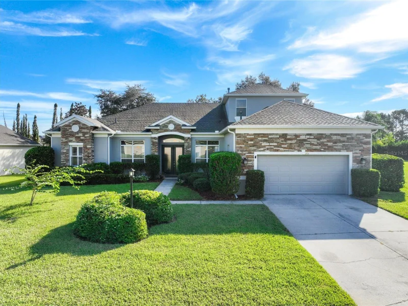 2916 MAJESTIC ISLE DR, CLERMONT, FL