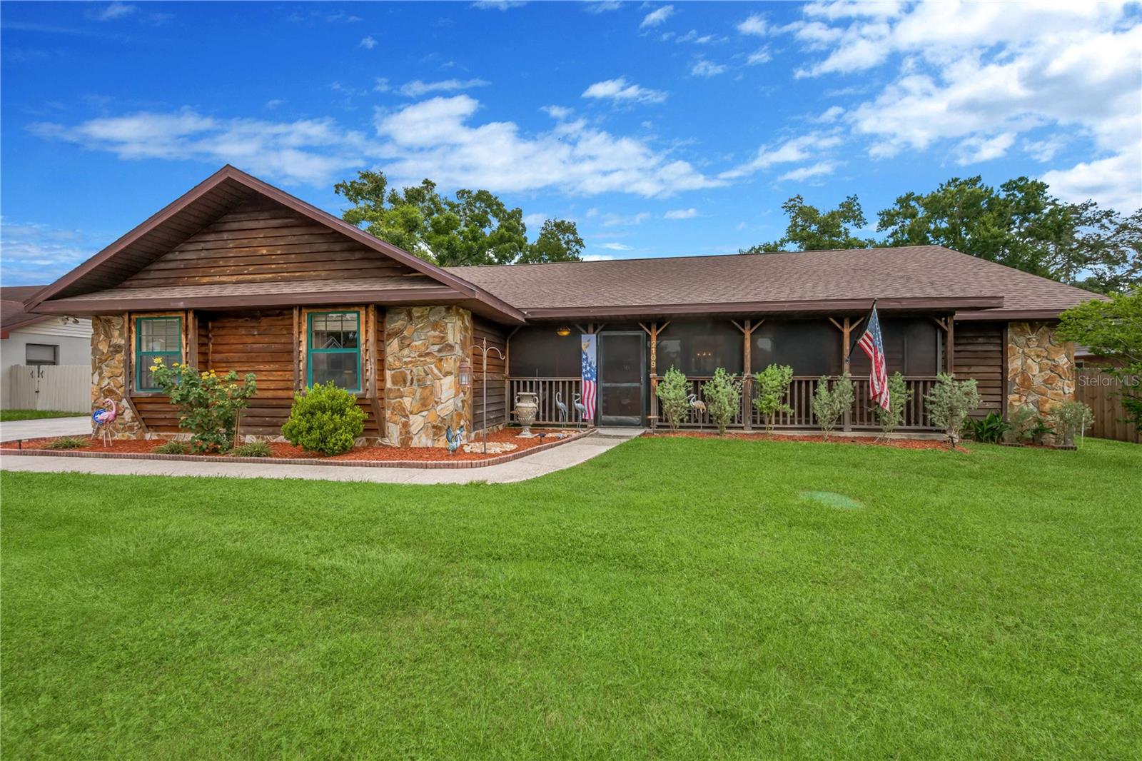 2109 WHEELER OAKS DR, BRANDON, FL
