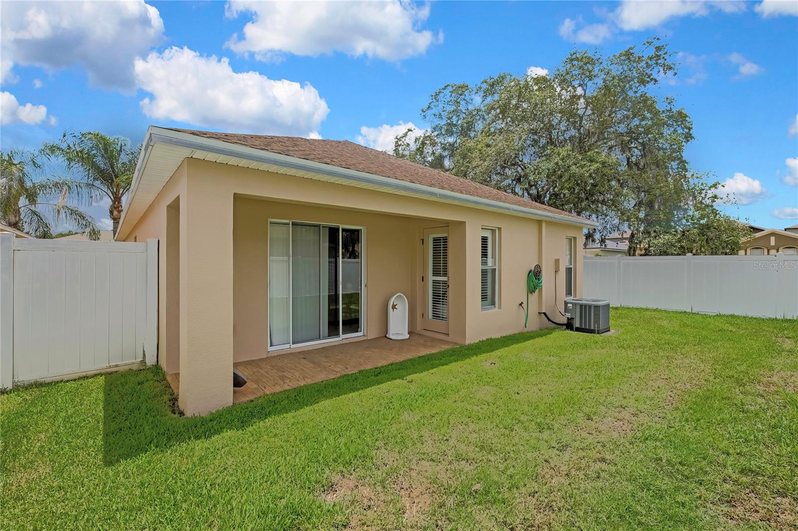 209 WINTHROP DR, SPRING HILL, FL — photo 4