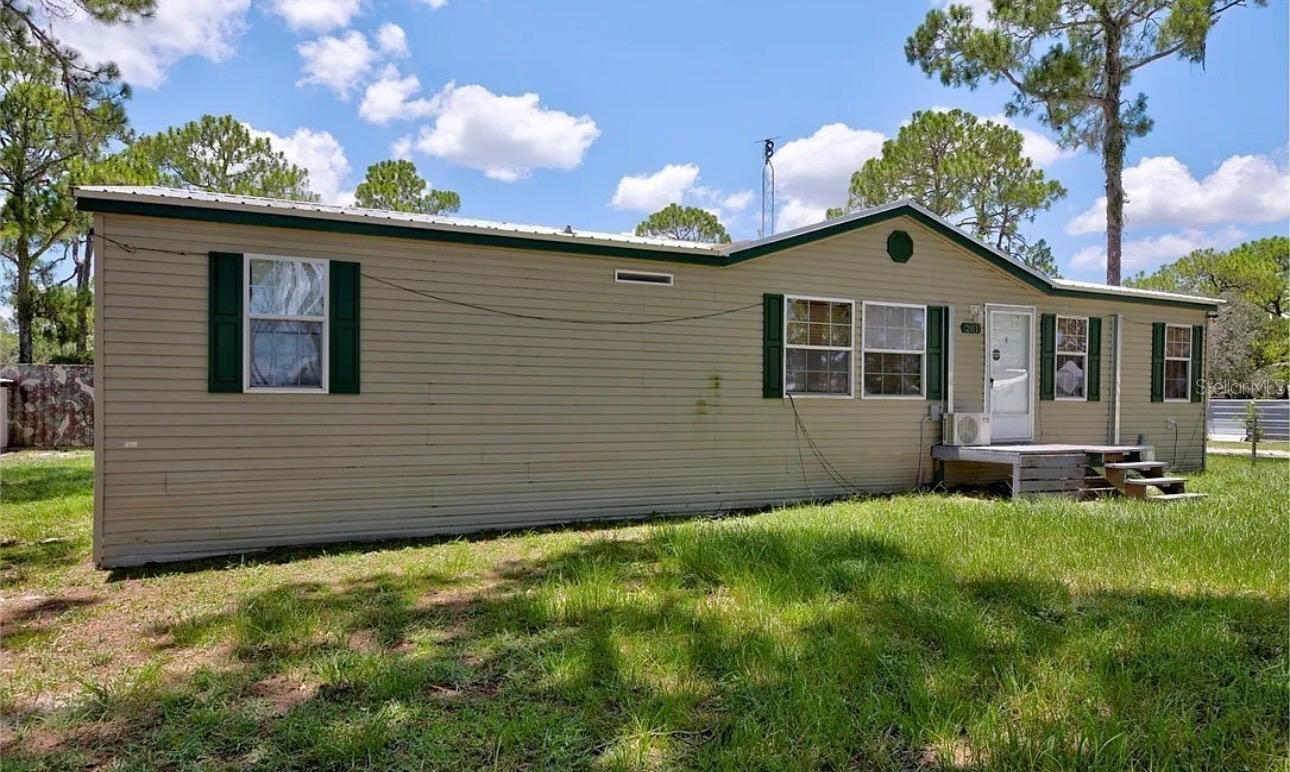 201 E MAXANNA, SEBRING, FL — photo 2