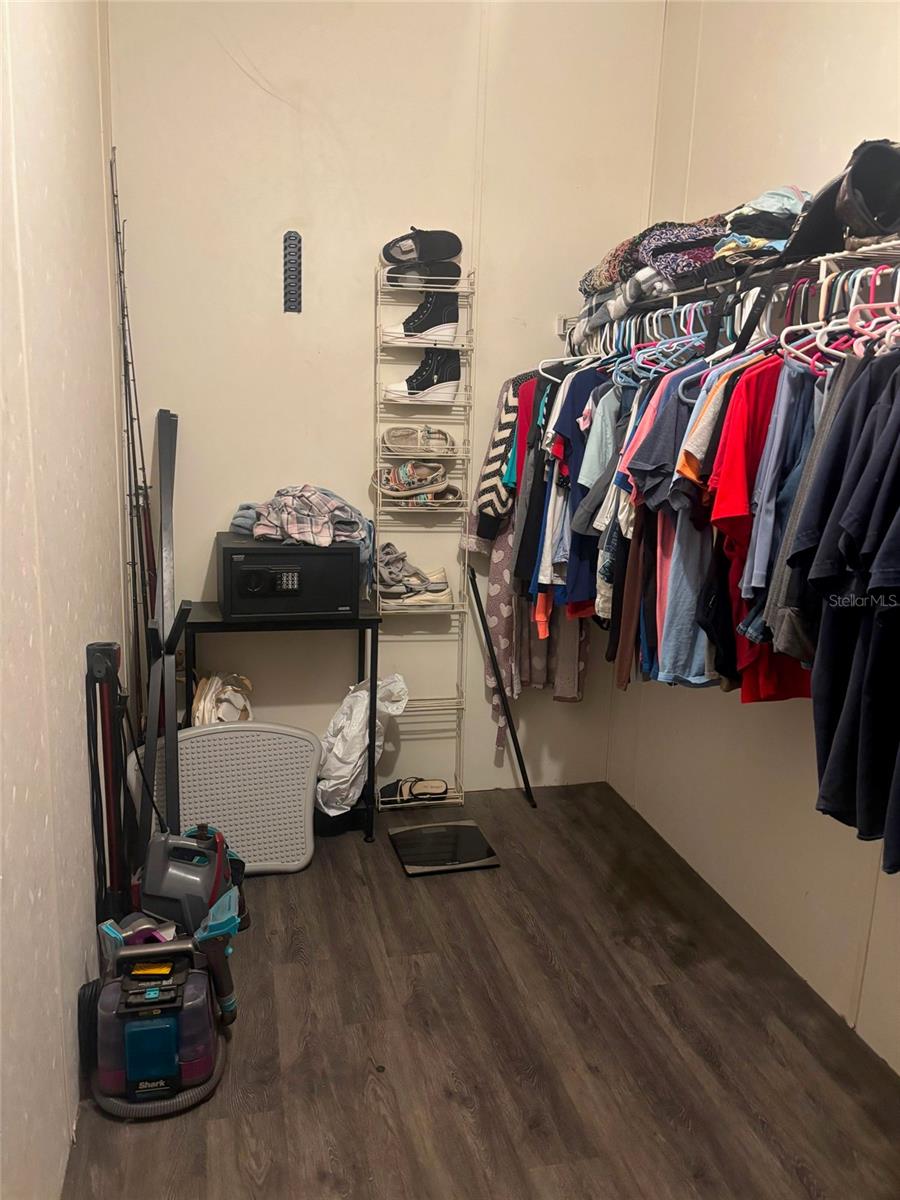 201 E MAXANNA, SEBRING, FL — photo 8