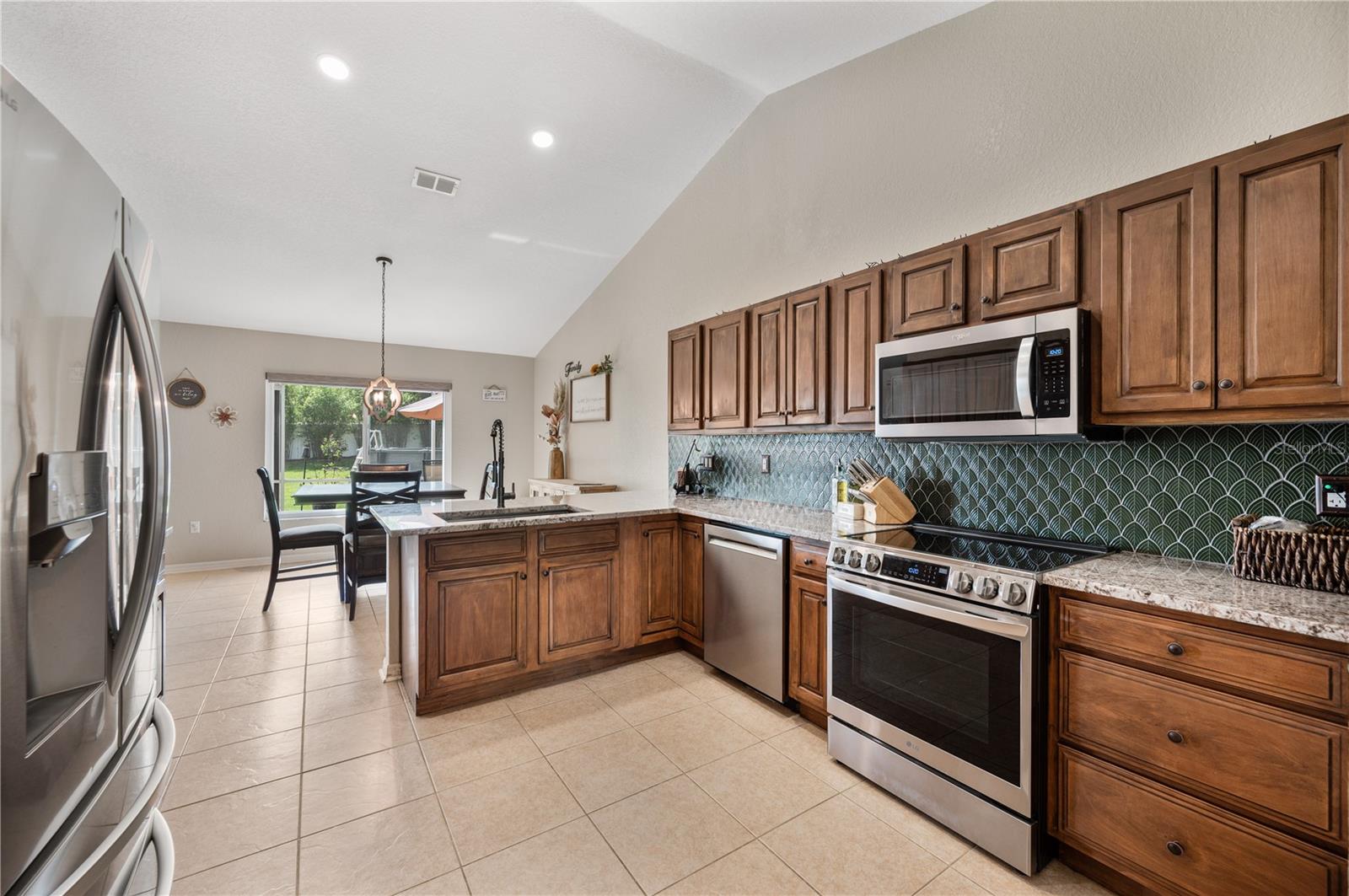 2752 HIGHLANDS CREEK DR, LAKELAND, FL — photo 12