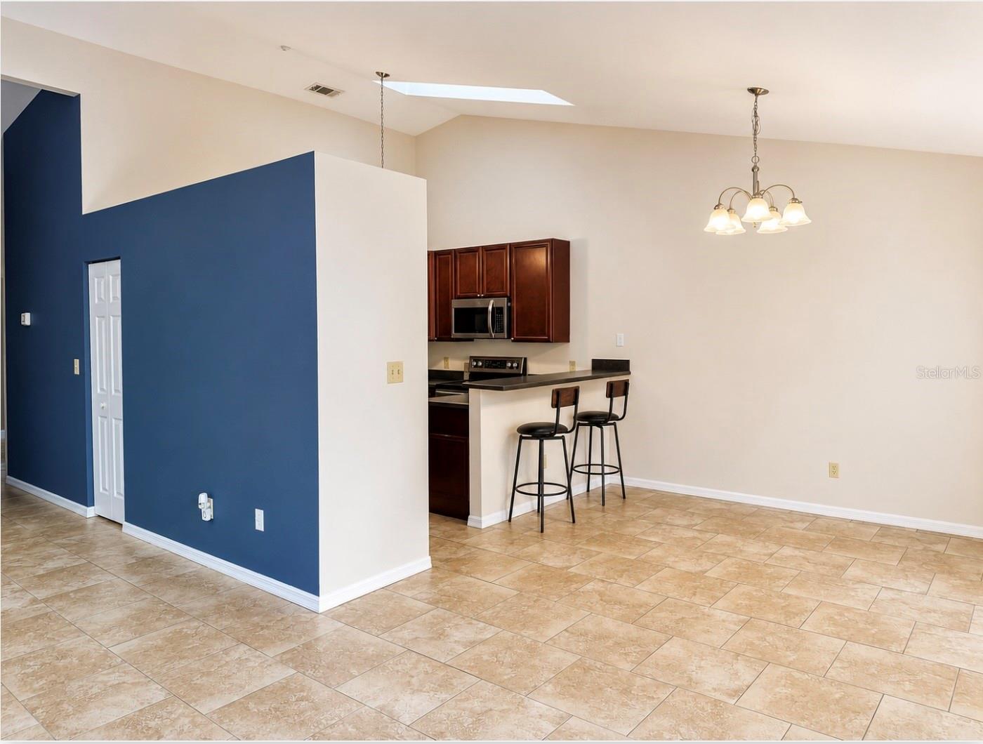 3915 NW 7TH PL, GAINESVILLE, FL — photo 4